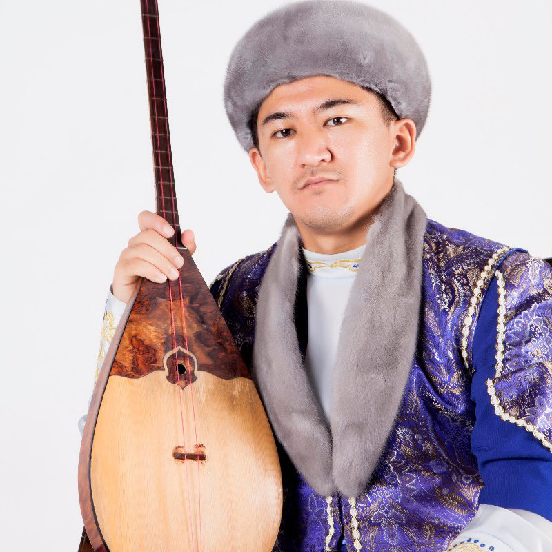 Синем сием казахская песня. Казах аншилер. Казахская музыкальная культура. Казахский акын. Традиционная музыкальная культура казахов.